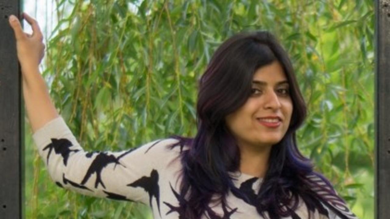 Pragnya Wakhlu celebrates the joy of being by one’s self in her latest single, Akele Hi Sahi