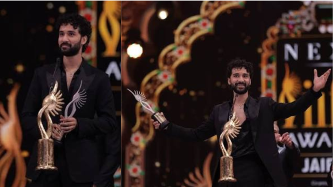 Raghav Juyal wins an IIFA award