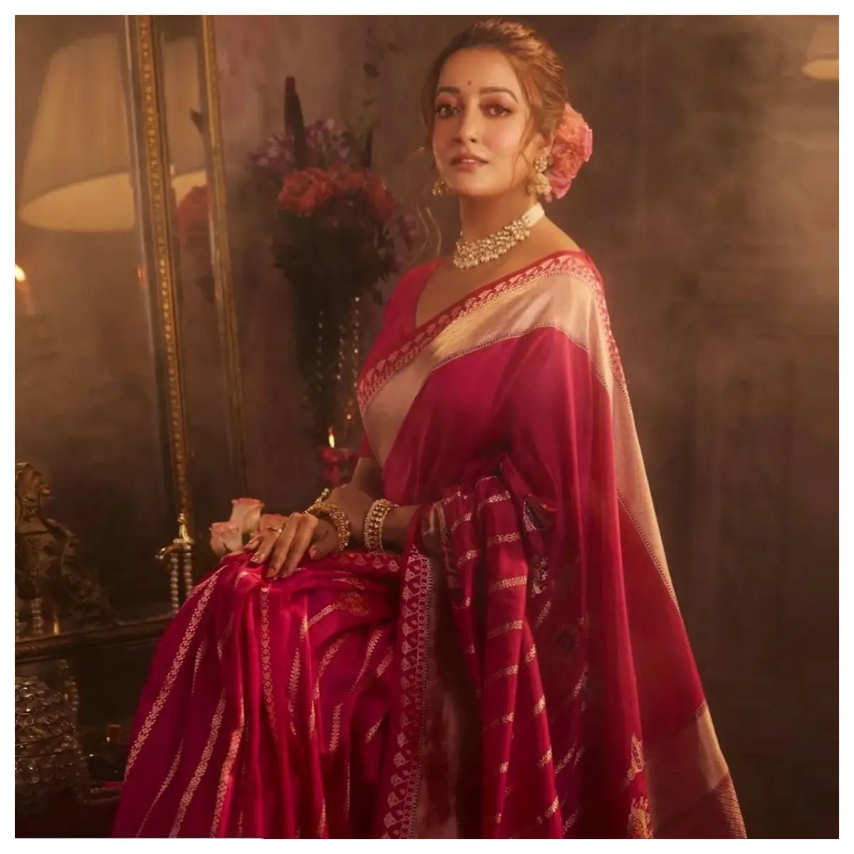 Raima, granddaughter of the legendary Suchitra Sen, looks like a quintessential Bengali woman when she dresses up in a saree