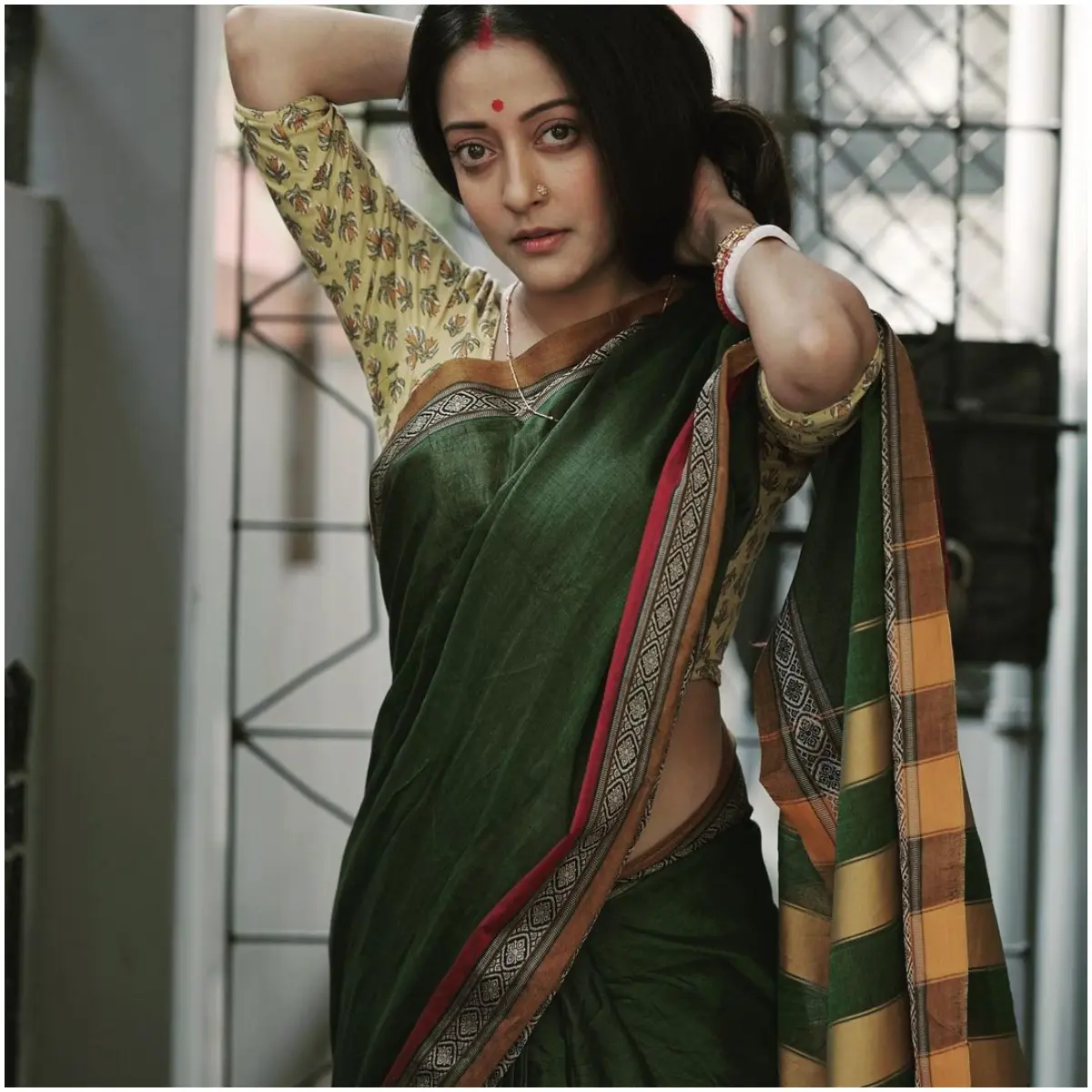 Raima pulls off the de-glam look in a cotton saree in Roktokorobi, a thriller drama