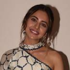 Rakul Preet posts various mood on getting 14mn Instagram followers