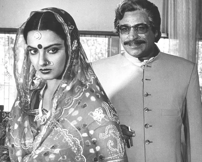 In `Anjana Safar` which was shot in 1969, Rekha starred with Biswajit as the lead. The actress claimed that she was tricked into doing a kissing scene in the film. Anjana Safar ran into censorship trouble and only released in 1979 after it was renamed `Do Shikaari`. In picture: Rekha with Kader Khan in a still from a film.