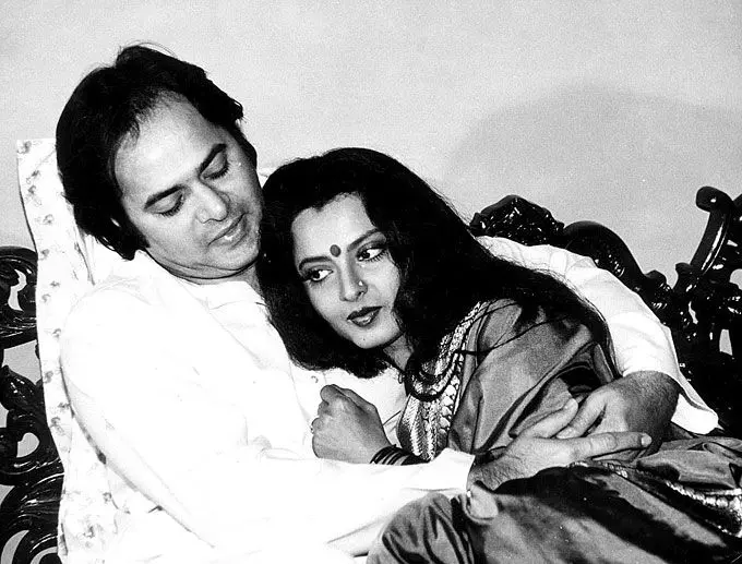 Rekha`s parents were not married. Ganesan and Pushpavalli remained friends till the end. After attaining stardom Rekha revealed that her father`s absence always rankled her and hence she never reconciled with him. In picture: Rekha with Farooque Sheikh.