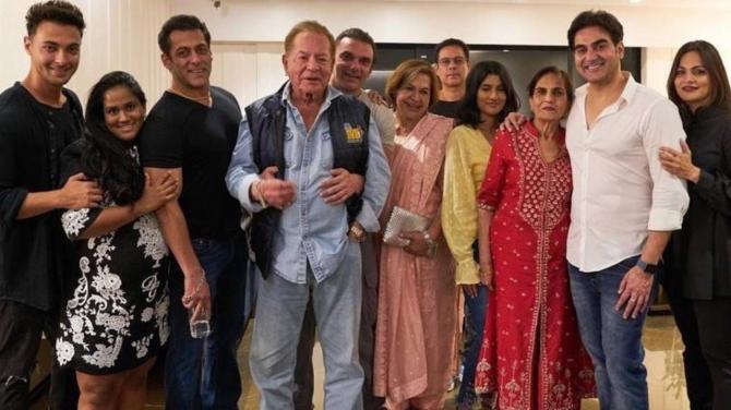 From Bachchan To Kapoor: 5 Most Popular Families Of Bollywood