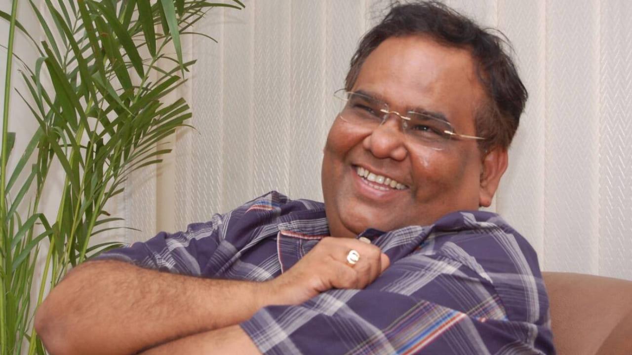 Satish Kaushik Dies After Suffering A Heart Attack In Gurgaon; Anupam Kher, Manoj Bajpayee React