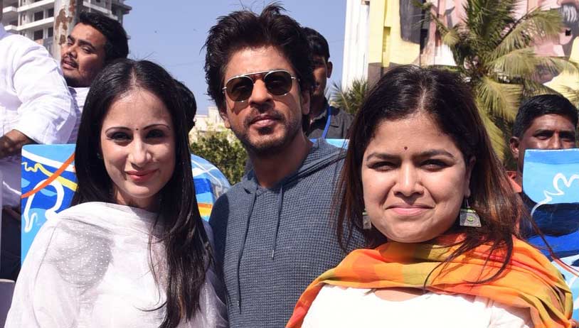 Shah Rukh Khan unveils the Bandra installation by Rouble Negi