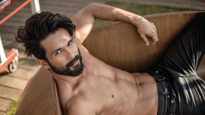 Shahid Kapoor Birthday: 5 Thirst Trap Pics Of The Actor Voted As The Sexiest Asian Man!