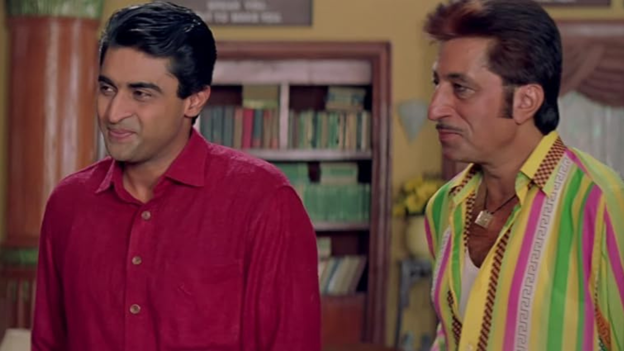 Anwar Miya in "Hum Saath Saath Hain"
