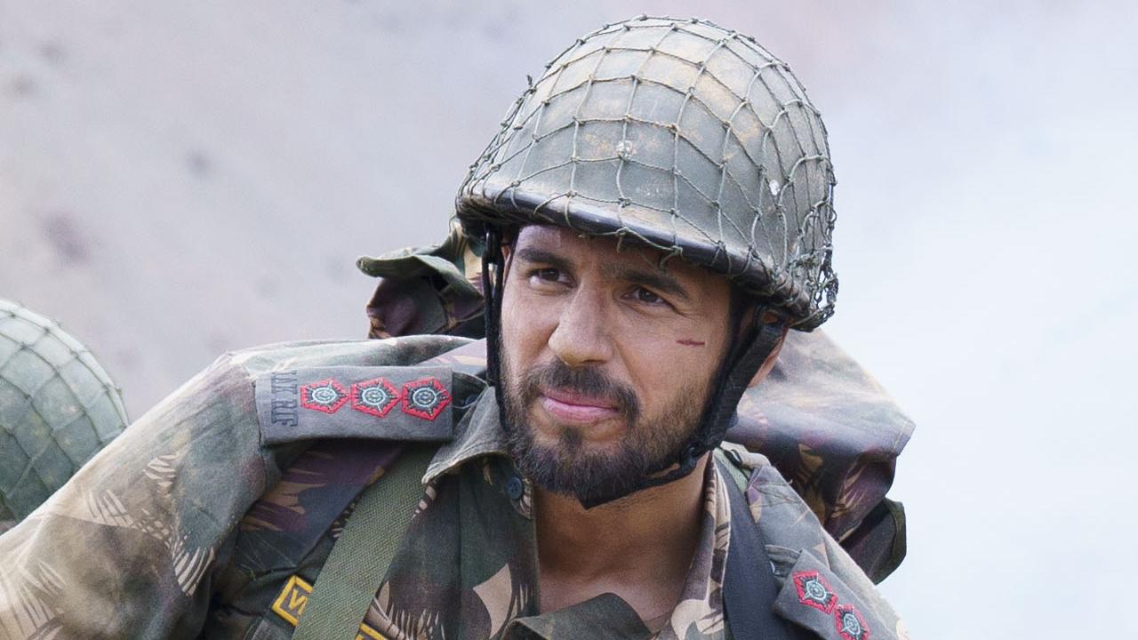 Check out these exclusive Shershaah Stills featuring SIdharth Malhotra and Kiara Advani