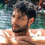 Siddhant Chaturvedi praises the camera, filters, selfies in new post