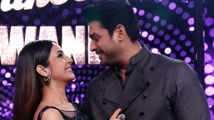 #SidNaaz Forever: Ten Adorable Pictures featuring eternal sweethearts Sidharth Shukla and Shehnaaz Gill #SidNaaz Forever: Ten Adorable Pictures featuring eternal sweethearts Sidharth Shukla and Shehnaaz Gill