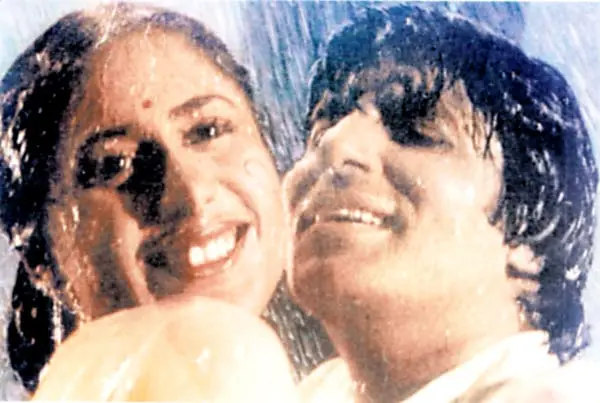 Smita Patil had shared screen space with Amitabh Bachchan in Shakti, Ghulaami and Namak Halaal.