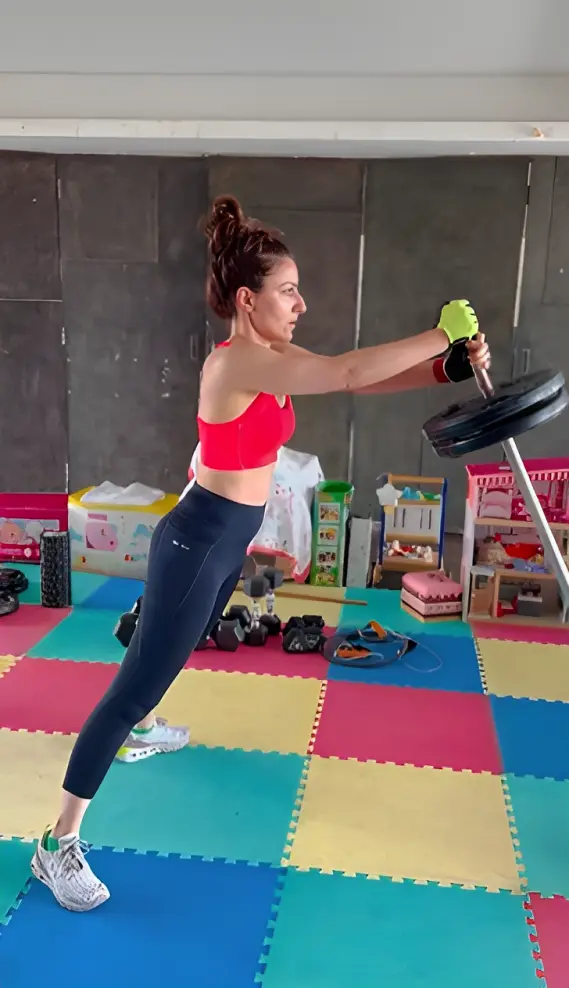 Soha`s daily fitness routine is a testament to her dedication. She dedicates an hour every day to her exercise regimen, which is a blend of strength training, cardio workouts, and essential stretching exercises.