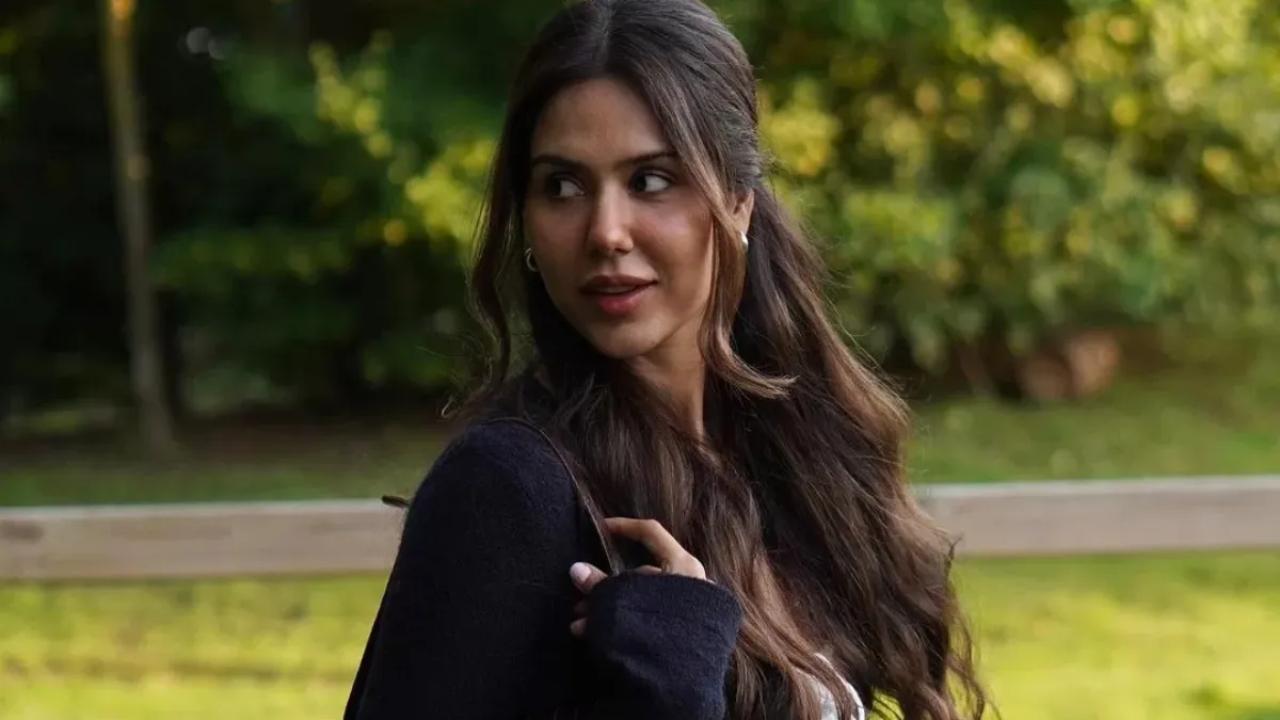 Sonam Bajwa Says She Lost Hindi Films For Refusing To Do Kissing Scenes