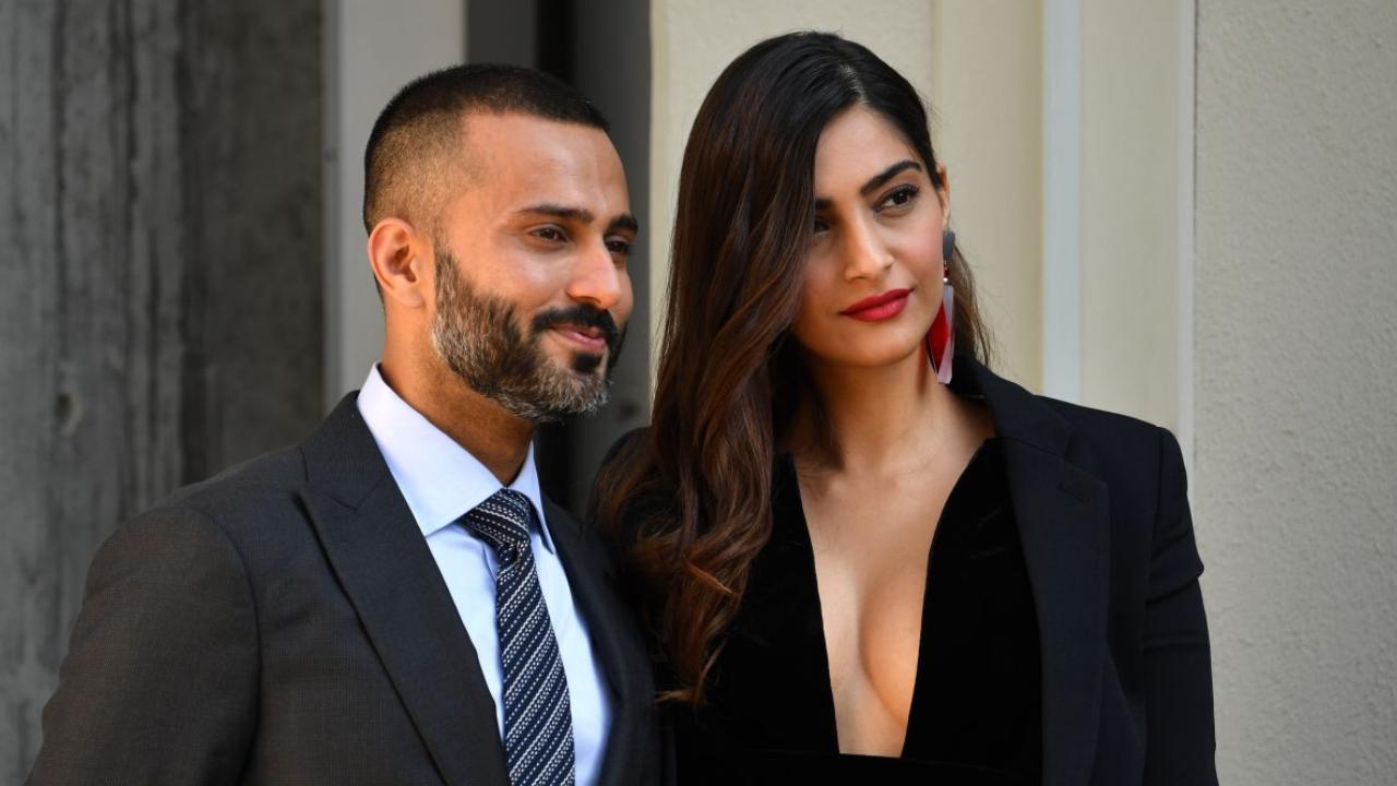 Sonam Kapoor welcomes fans inside her sprawling London home, gives a glimpse into her office space