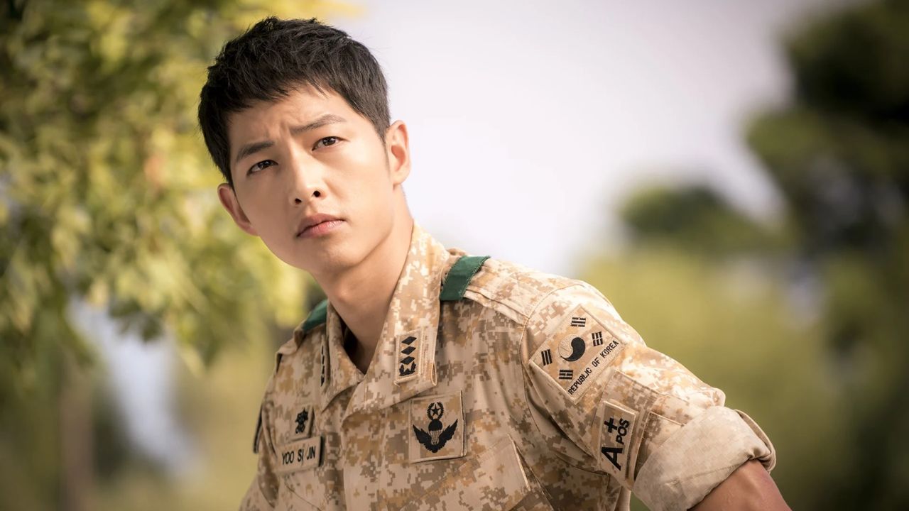 Captain Yoo Si-jin in Descendants of the Sun (2016)