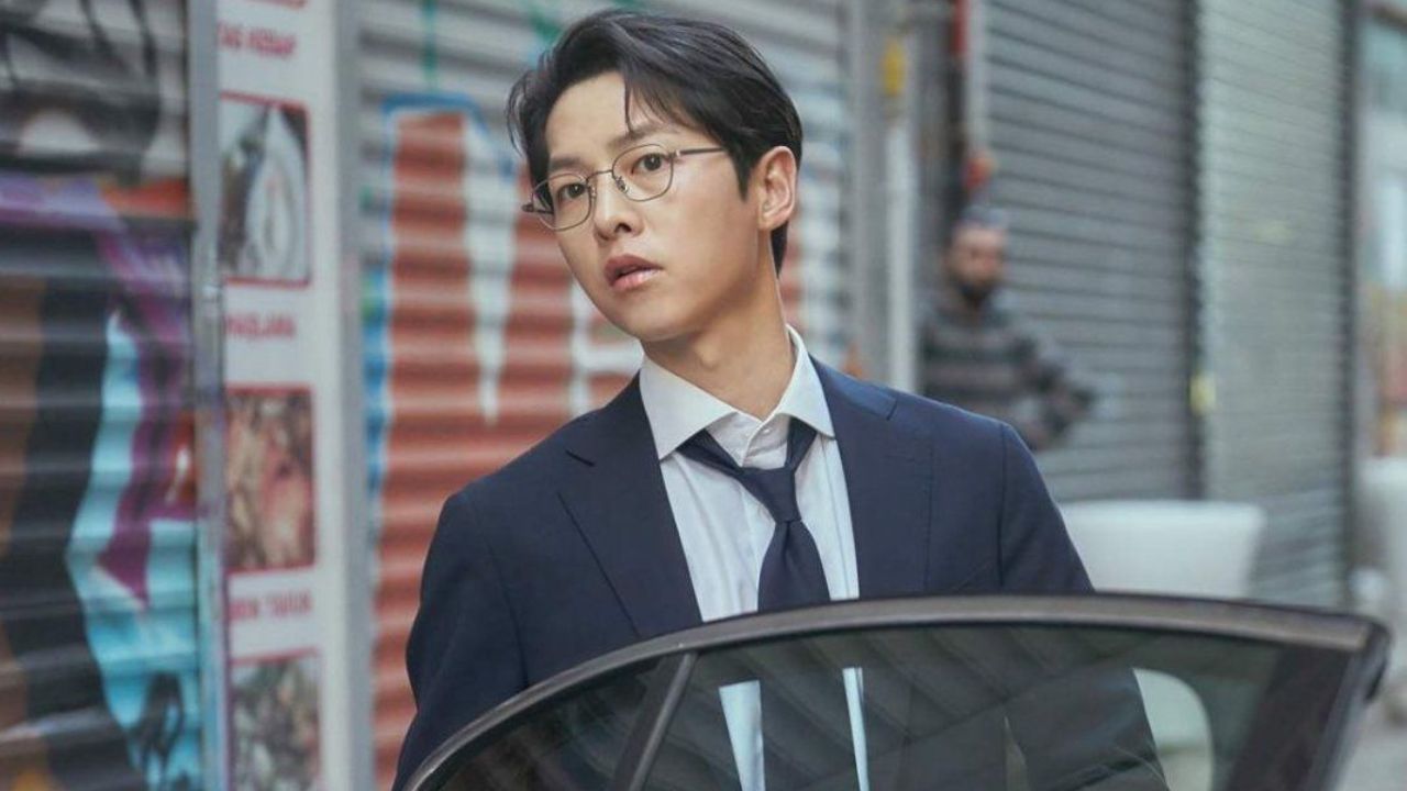 Jin Do-jun/Yoon Hyun-woo in Reborn Rich (2022)