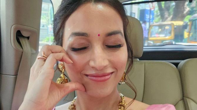 Srininidhi`s Cutest Insta Pose
