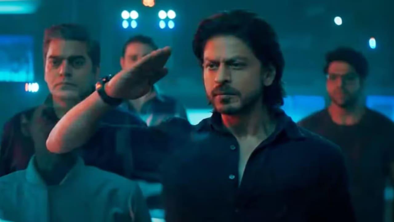 Shah Rukh Khan Shares Republic Day Wishes In Pathaan Style As The Movie Collects 100 Cr Worldwide