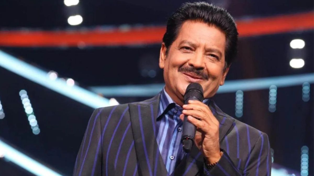 Singer Udit Narayan Defends His Actions of Kissing a Fan at Concert as “Pure”