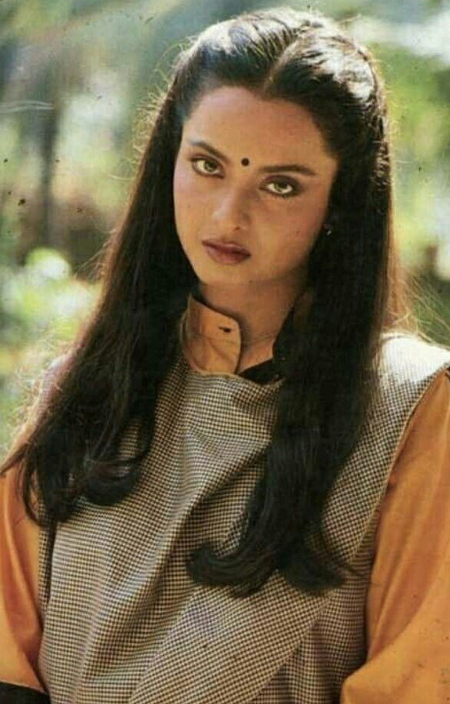 Born into a film family, Rekha faced social pressure. Her strength today is a testament to her perseverance through these challenges.