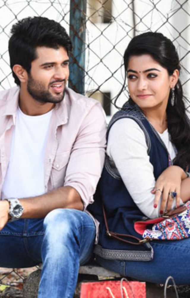 An innocent young lecturer is misunderstood as a pervert and despised by a woman who co-incidentally turns out to be the younger sister of his brother-in-law.