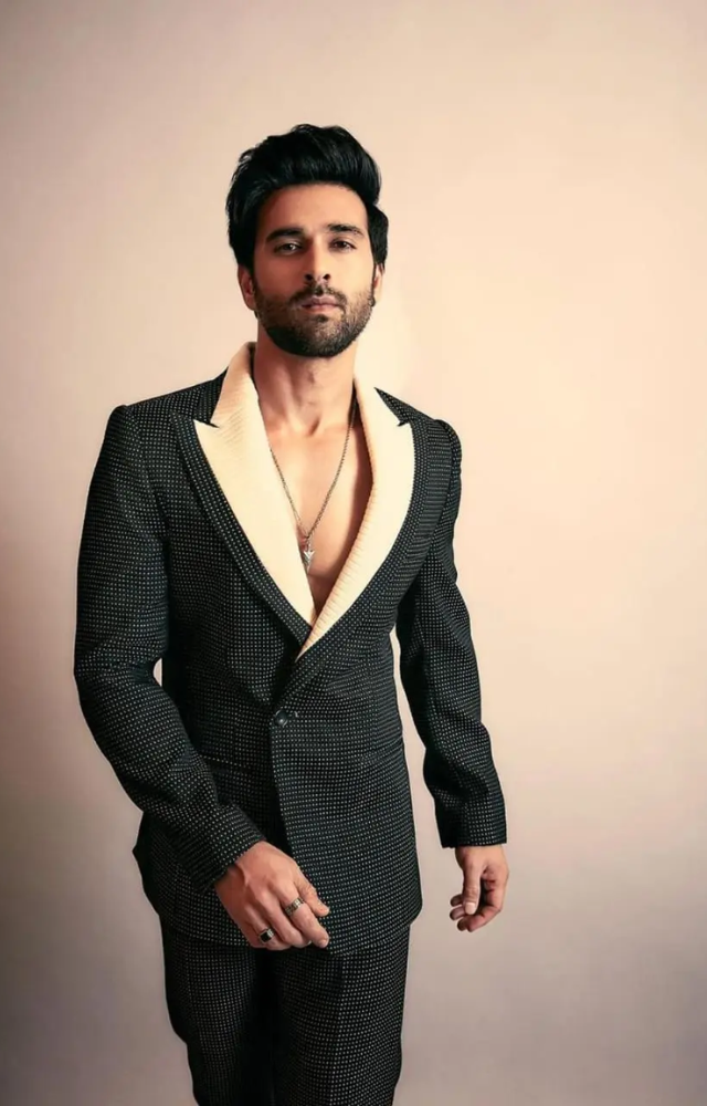With a killer combination of rugged charm and polished sophistication, his style is looked upon by many in the industry and sets trends each time