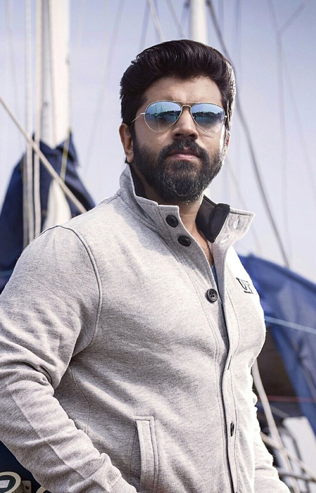 Nivin Pauly exudes casual elegance in this snapshot