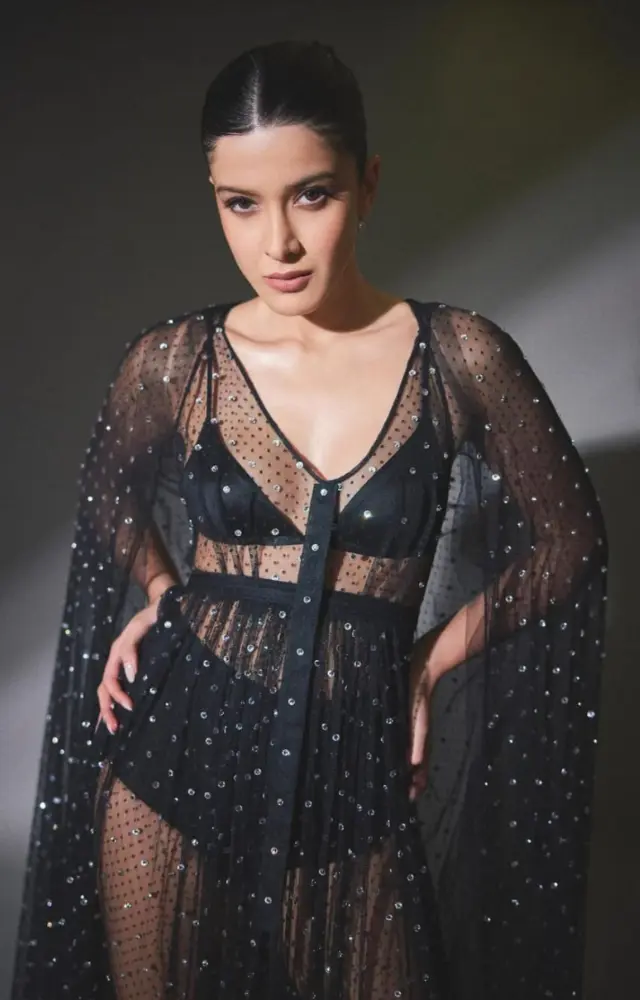 Shanaya Kapoor takes her first steps into Southern cinema with the Malayalam film `Vrushabham`, starring alongside legendary Mohanlal