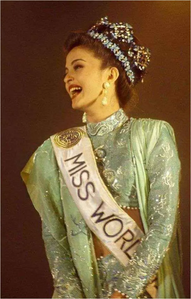 Titled the Most Beautiful Woman on Earth, Aishwarya soon forayed into movies