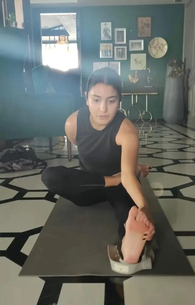 B`wood divas who practise Yoga