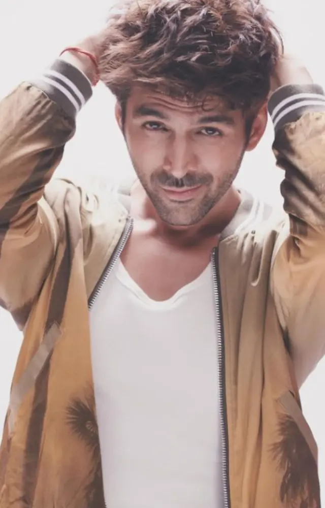 With his charm and looks, Kartik Aaryan will also be seen setting the stage on fire. The actor even shared some BTS videos and photos from the event