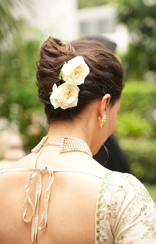She also flaunted a similar look when she won the National Award for the same film.