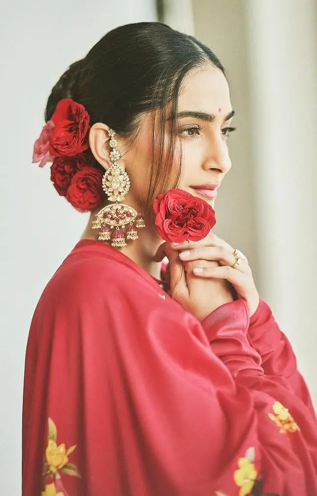 Floral hairstyles inspired by celebs