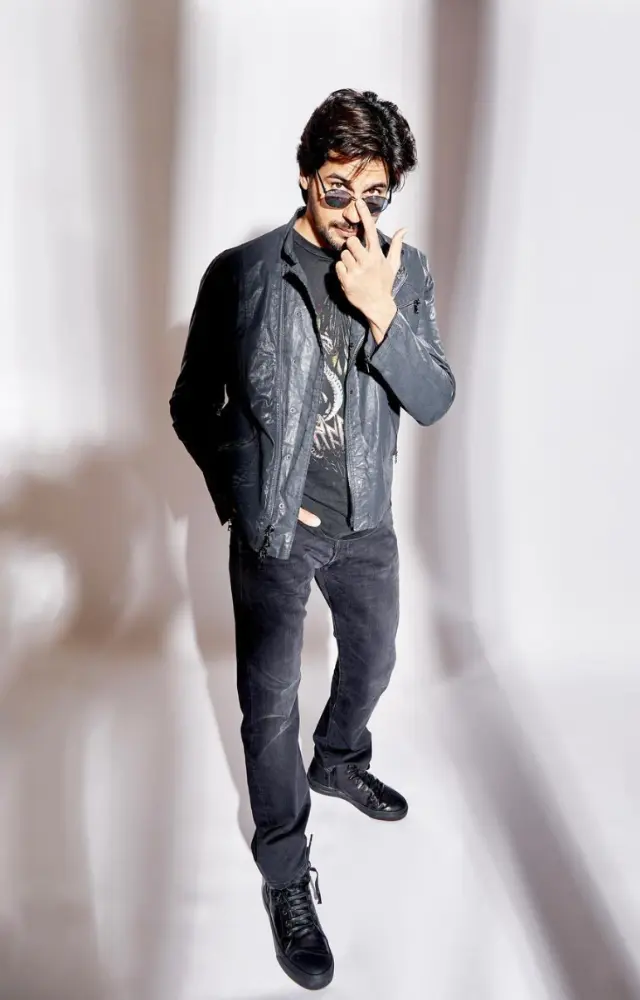 Sidharth Malhotra is one of the most handsome man we have in Bollywood
