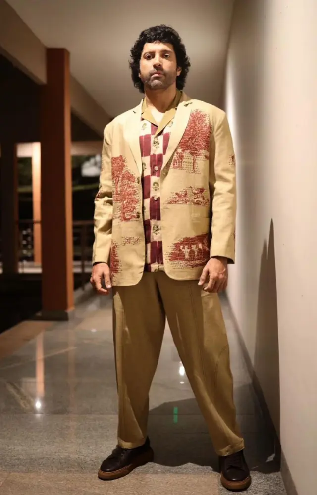 Farhan Akhtar consistently captivates his fans with his impeccable sense of style. Whether in suits or casual T-shirts, he never fails to impress	