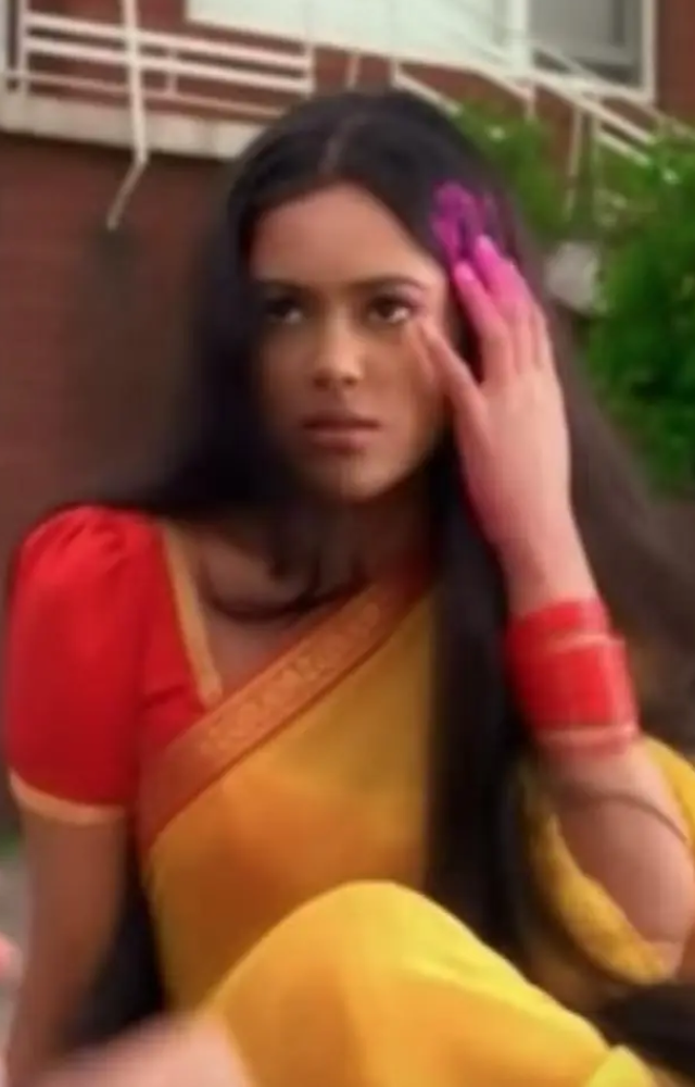 In 1997, Sameera made her first screen appearance by featuring in Pankaj Udhas`s popular music video, `Aur Aahista`.