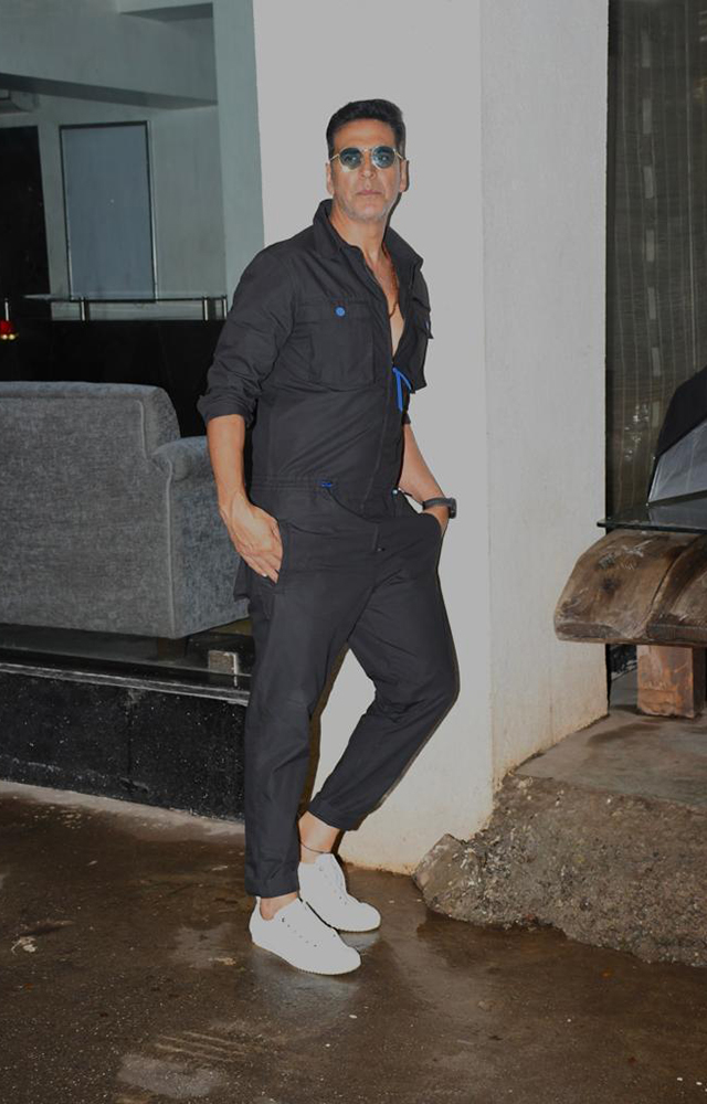 Akshay Kumar`s Dubbing Delight Caught in Action at Juhu`s Studio