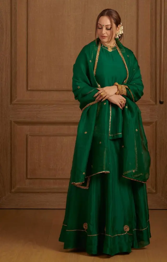 Sonakshi Sinha looked stunning in an all-green ensemble	