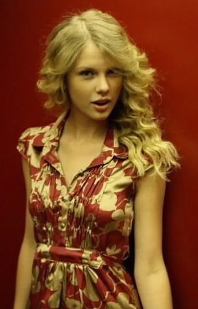 Here are some pictures of Taylor Swift from her formative years
