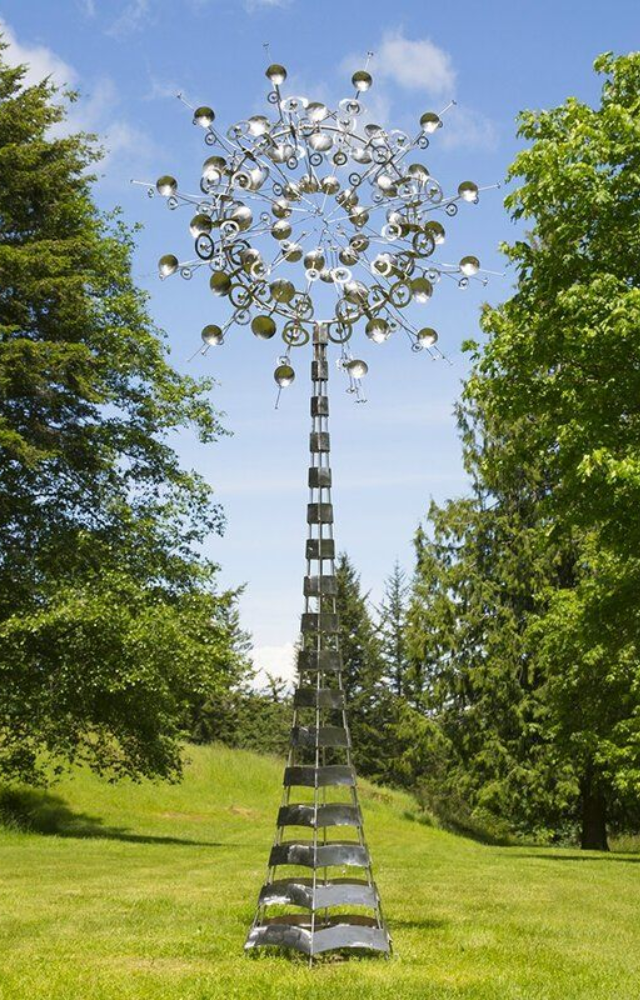 Howe’s stainless steel creations spin, swirl, and pulse hypnotically with even the slightest breeze.
