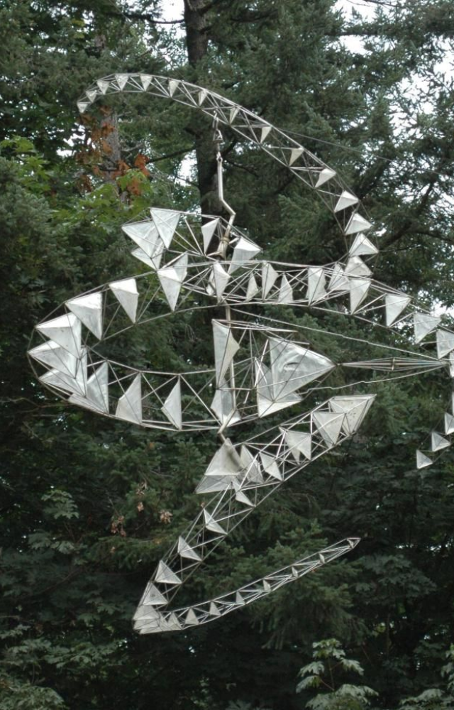 Sculptures That Dance With Wind