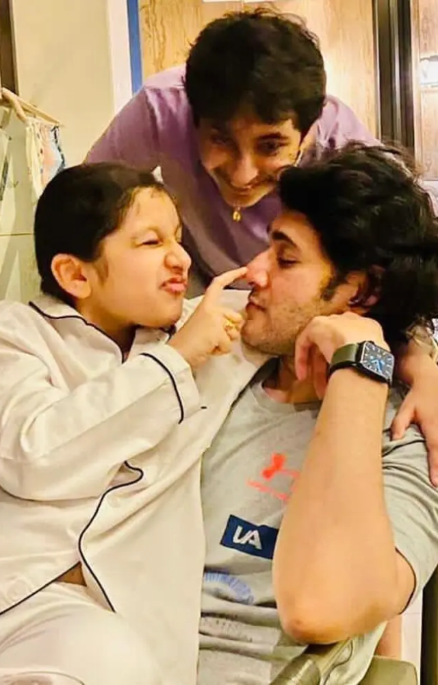 While Sitara has shown an inclination towards following her father`s footsteps, elder son Gautam has also become a fan favourite for his gracious ways