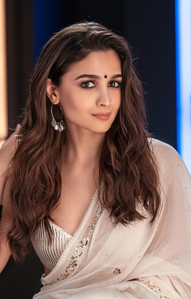 10 Times Alia Bhatt Stunned In Saree