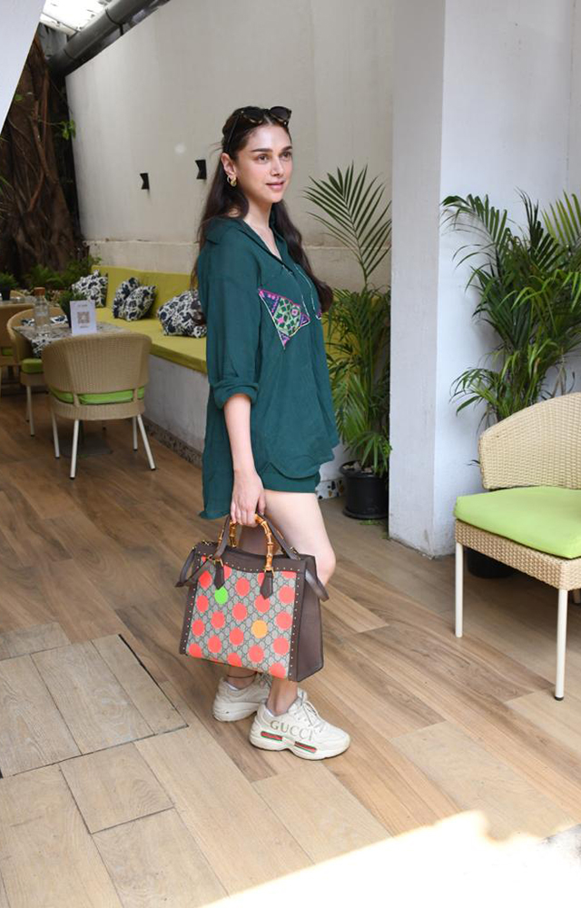 Aditi Rao Hydari`s Latest Candid Photos in Khar Will Leave You Speechless
