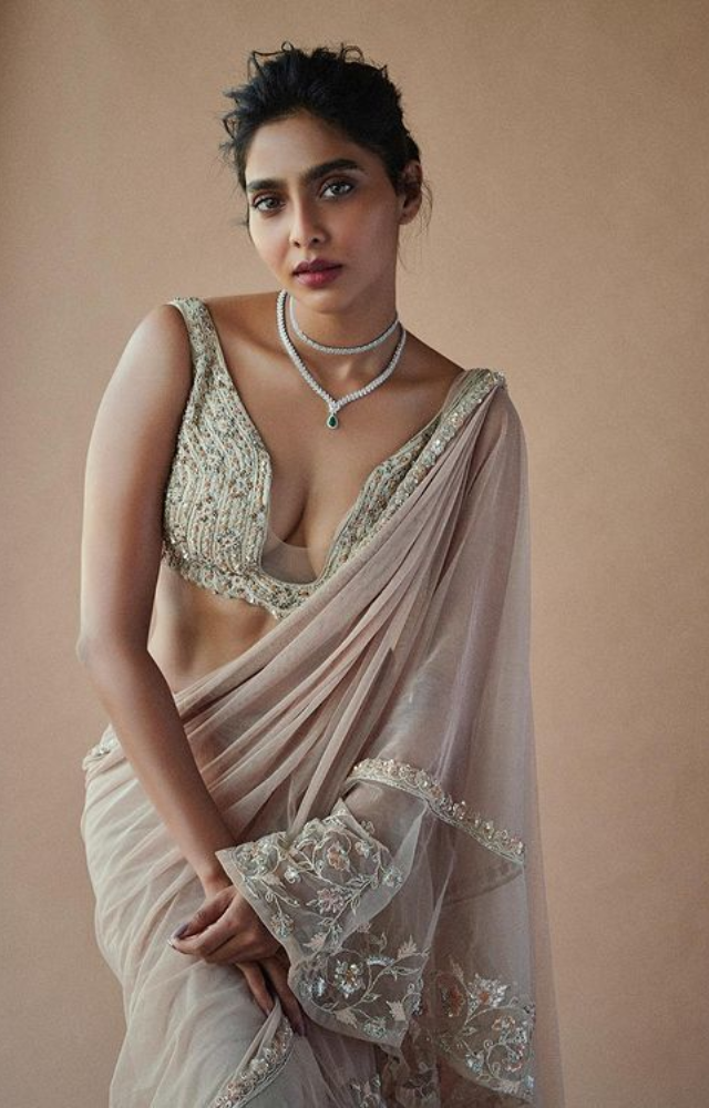 Her performance as a complex, multi-dimensional character showcased her acting range and depth, which was instrumental in capturing the audience`s attention.