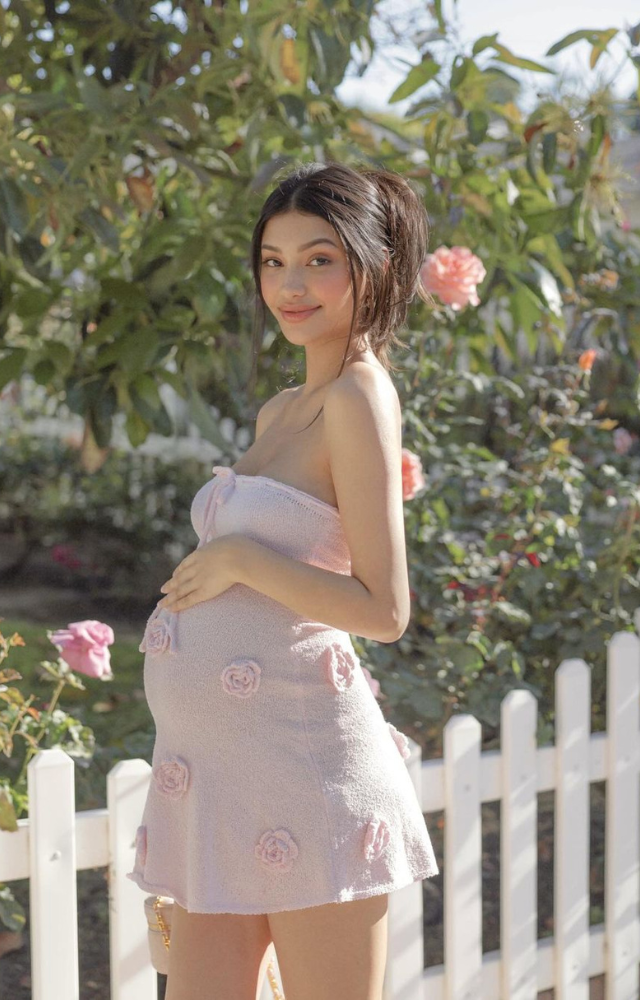 The actress and model Alanna, who also happens to be Ananya Panday`s sister, has been documenting her journey on Instagram.