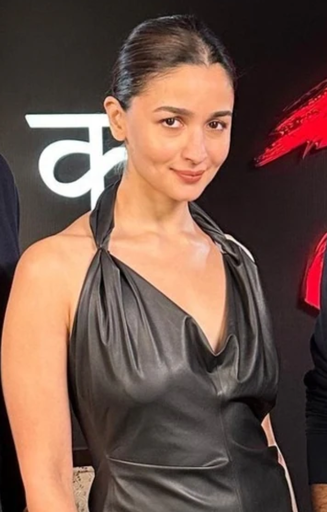 Alia wowed everyone by singing the song fluently in Telugu, showcasing her impressive language skills and musical talent.