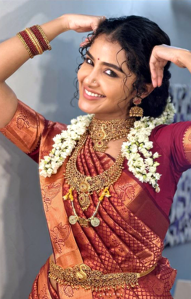 Anupama exudes an enchanting charm that resonates with her inherent sweetness. The saree, typically a symbol of sophistication, becomes a medium.