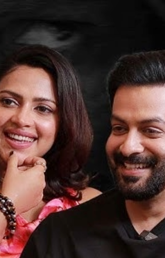  The film explores the emotional dynamics between Najeeb and Sainu. Their love, separation, and longing are palpable, creating a poignant narrative 